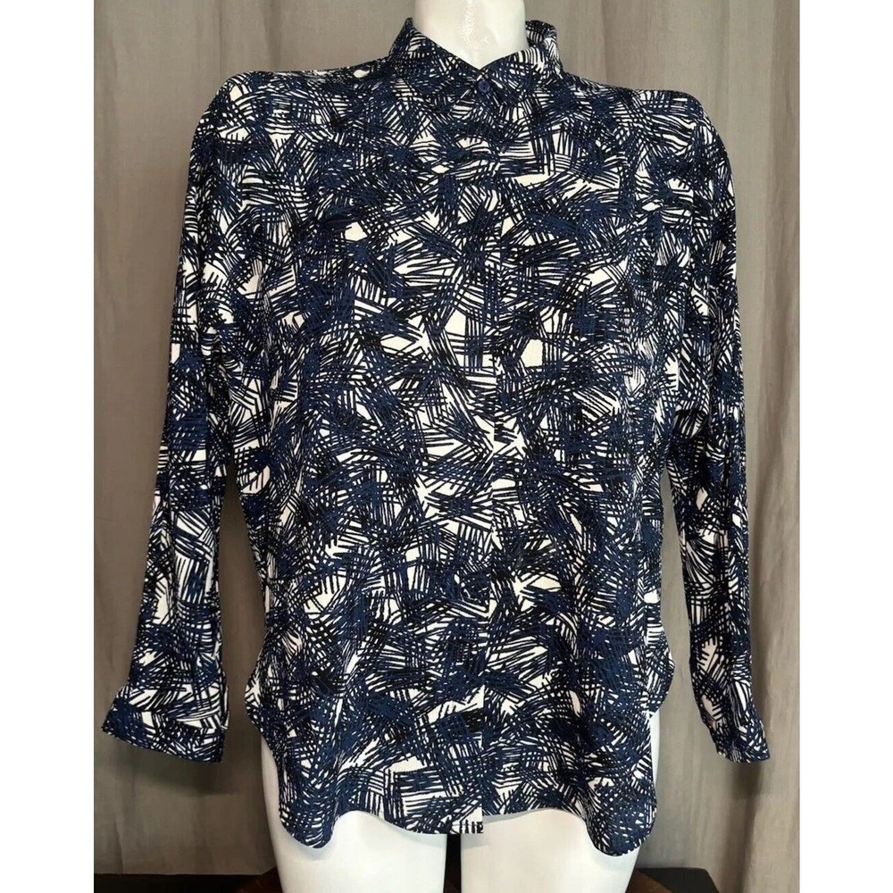 Anthropologie ASTR The Label Larisa Blouse Top Blue print Split Back Size Xsmall